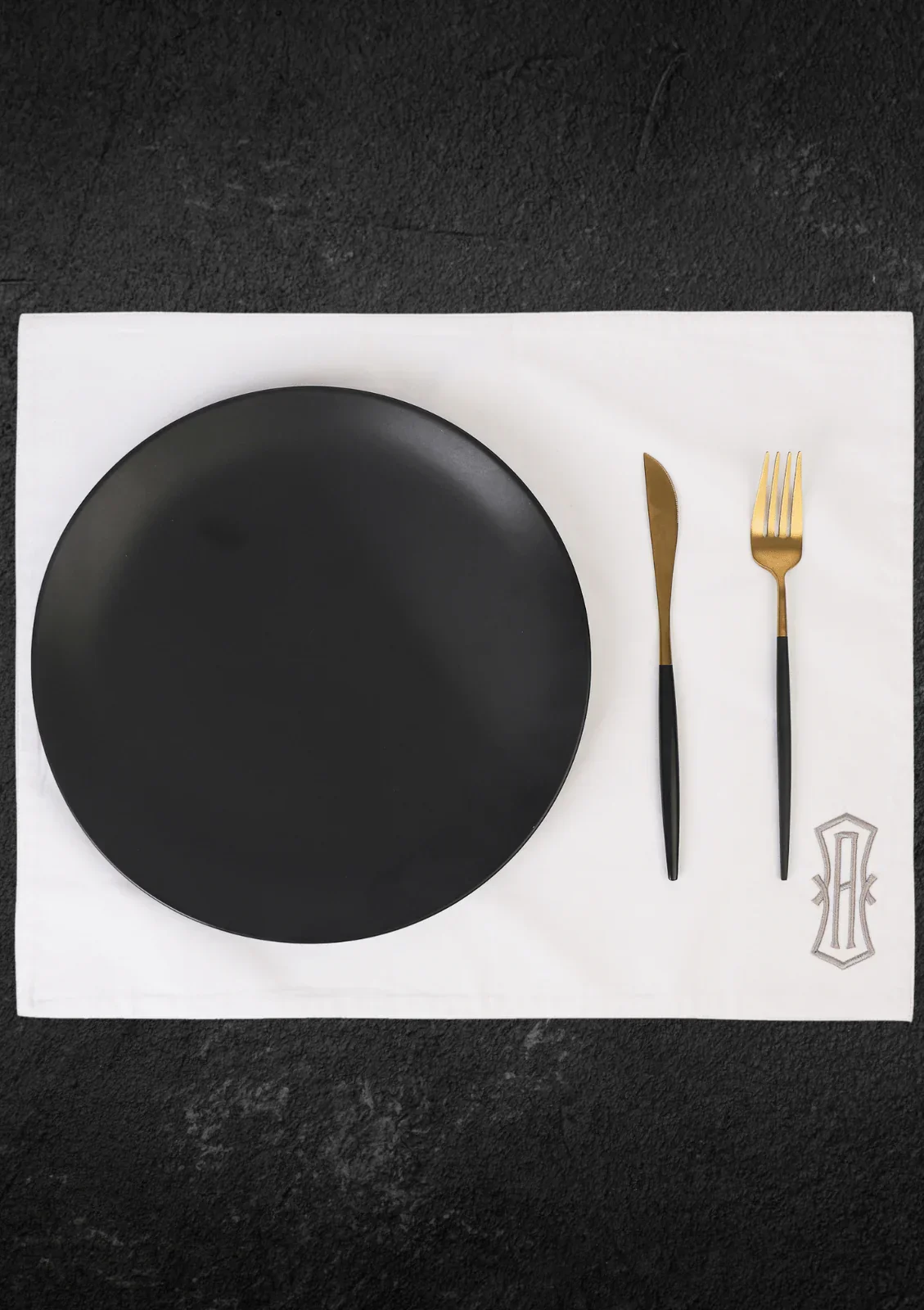 TABLE Ø7  - MONOGRAM DINING TABLE PLACE MATS [SET OF 2] - Image 12