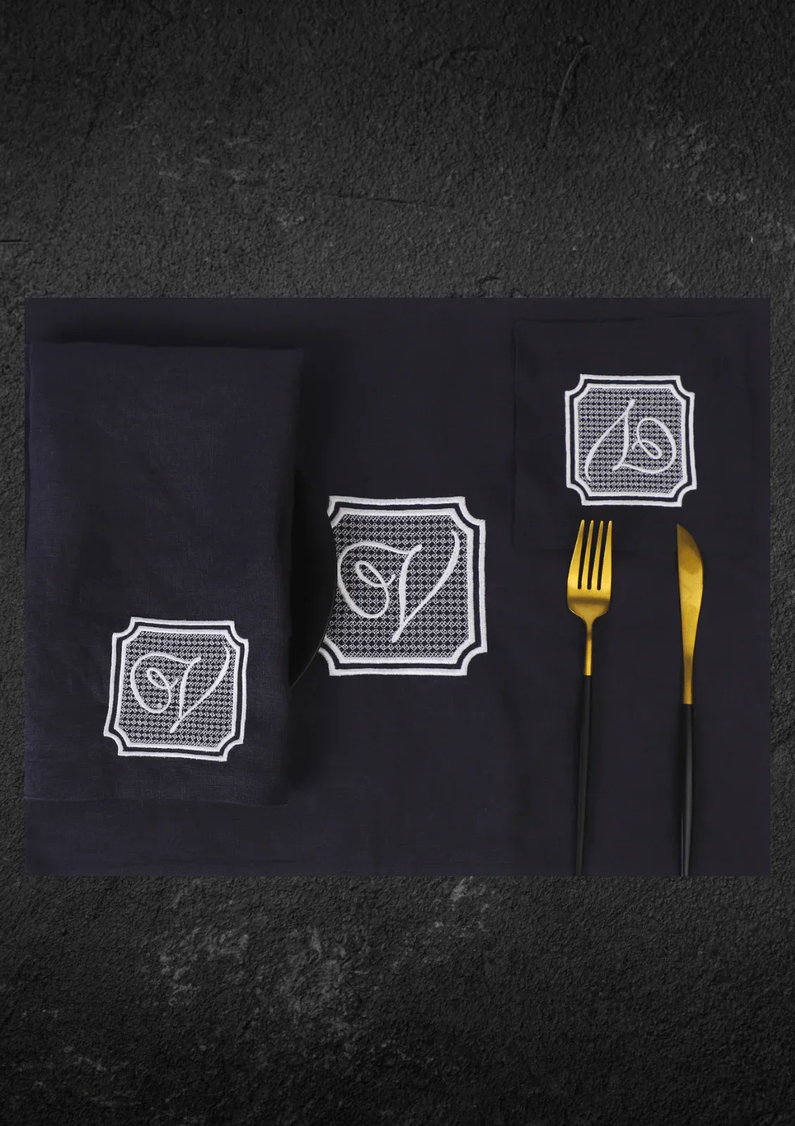 TABLE Ø7  - MONOGRAM DINING TABLE PLACE MATS [SET OF 2] - Image 13