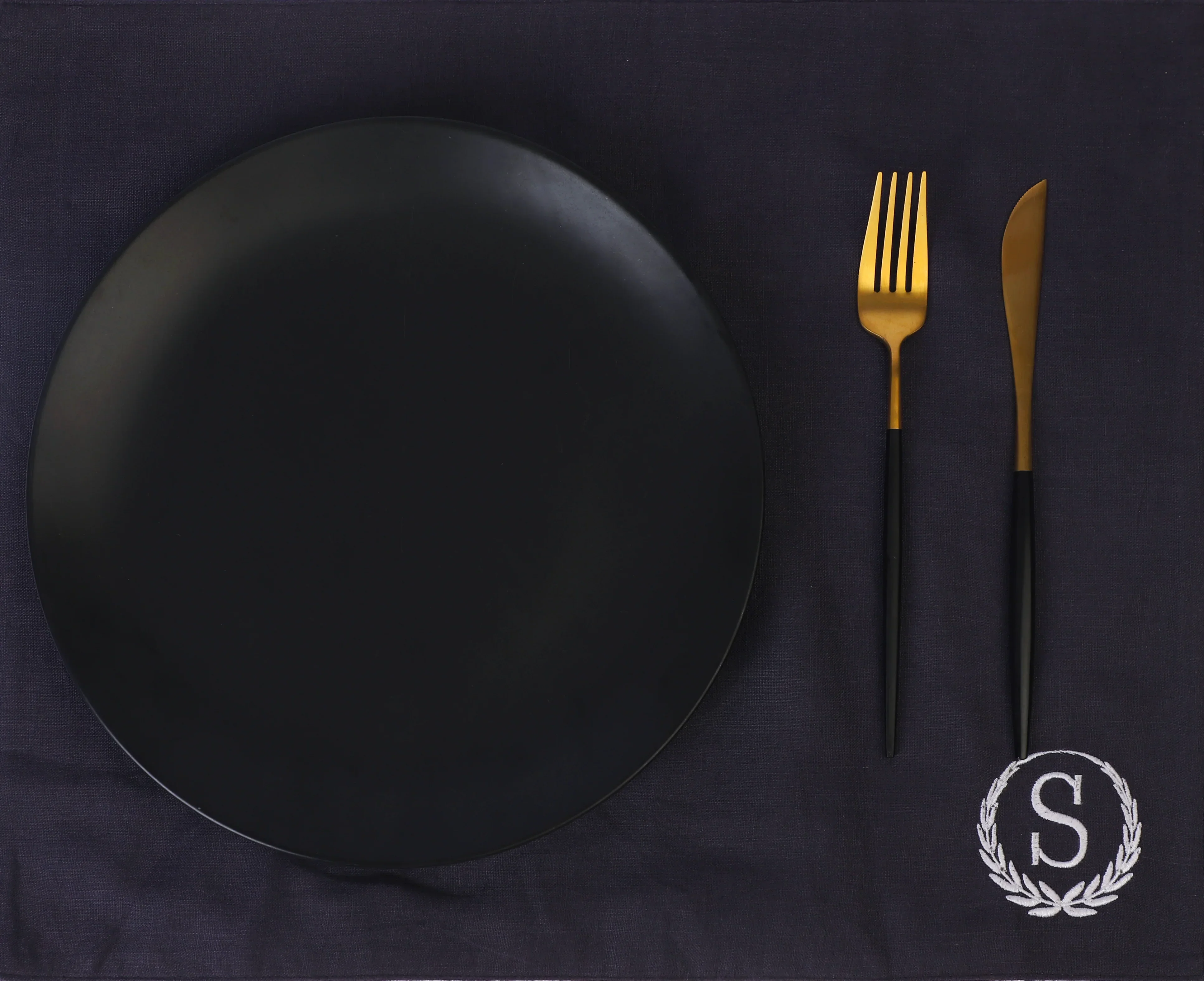 TABLE Ø7  - MONOGRAM DINING TABLE PLACE MATS [SET OF 2] - Image 2