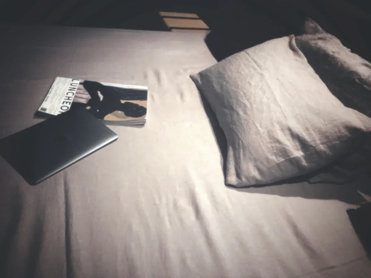 MOONQUAKE GREY LINEN BEDSHEET SET - Image 5