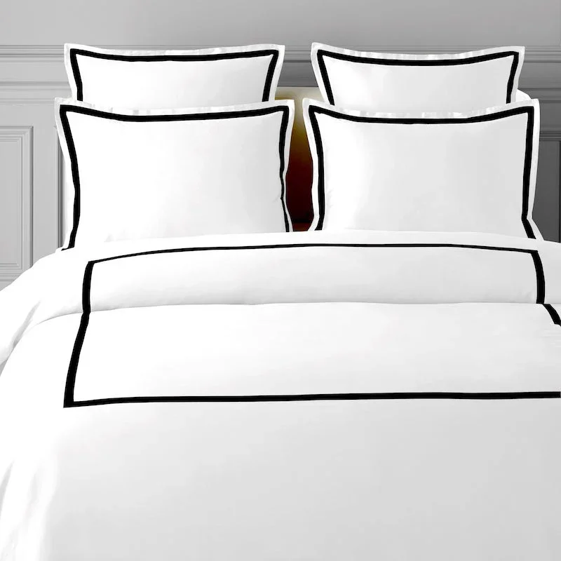 TYPEFACE #7 DUVET COVER - 1000 THREAD COUNT - Image 2